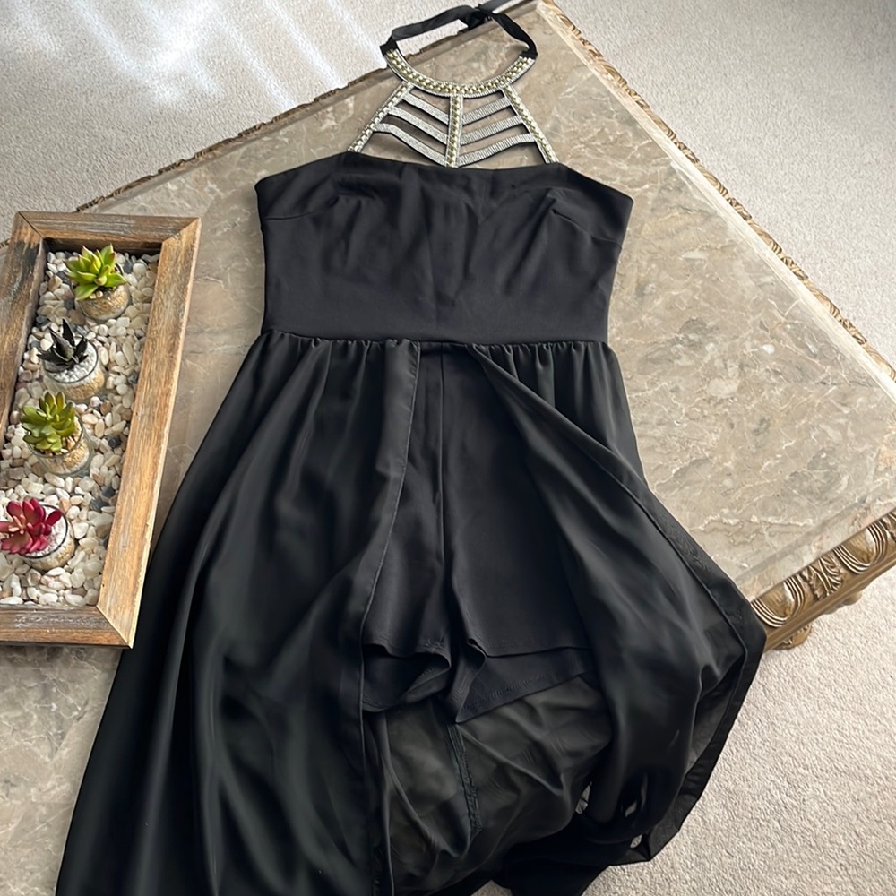 Elegant Black Halter Evening Dress with Embellished Neckline